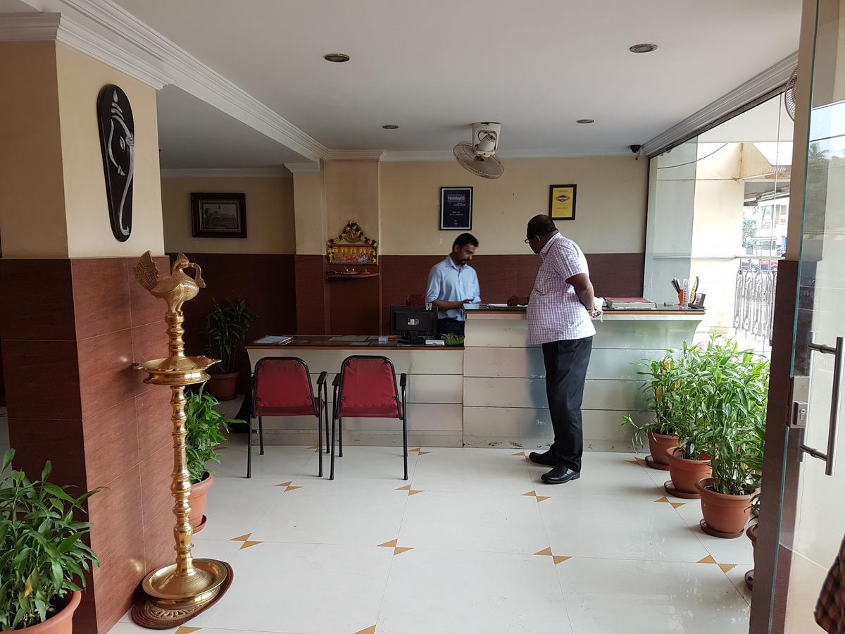 Hotel The Samrat Thiruvananthapuram Exteriör bild